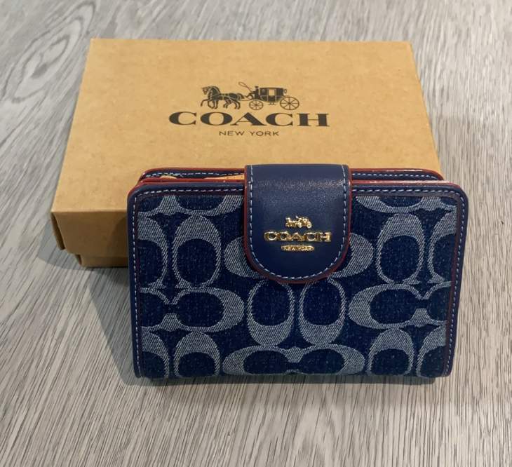 Picture of Coach Wallets _SKUfw194065694fw